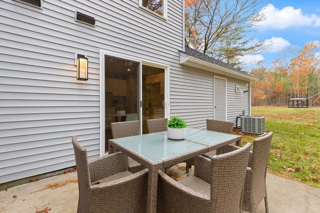 9 Barracks Road 9, Hudson, MA 01749