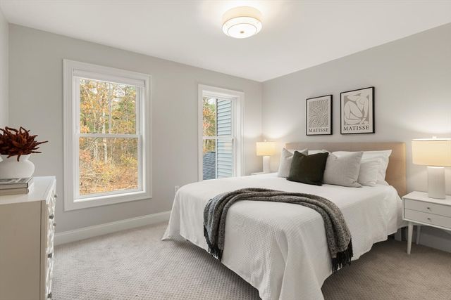 9 Barracks Road 9, Hudson, MA 01749