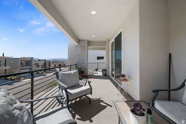 878 S WALKER WAY, St. George, UT 84770