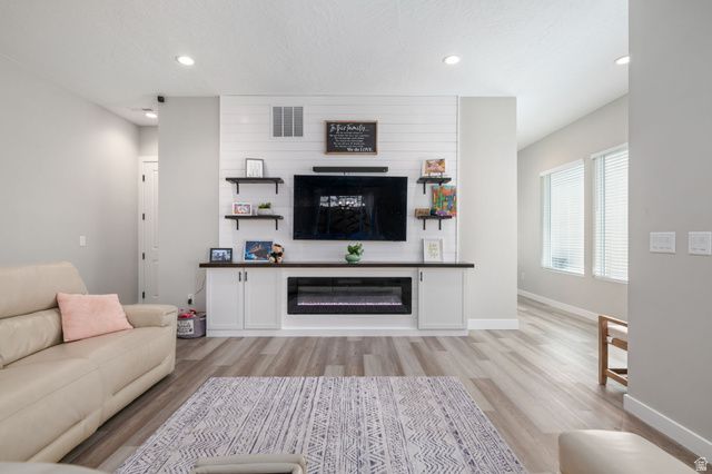 878 S WALKER WAY, St. George, UT 84770