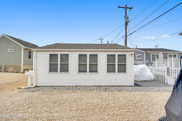 104 W Penguin Way, Lavallette, NJ 08735