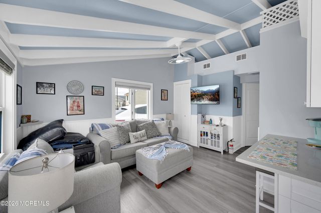 104 W Penguin Way, Lavallette, NJ 08735
