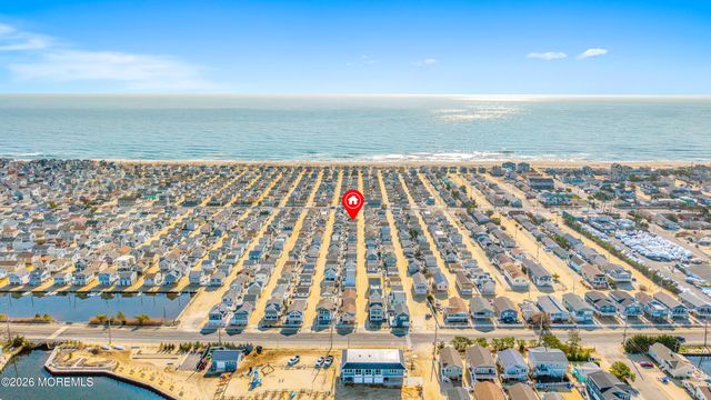 104 W Penguin Way, Lavallette, NJ 08735