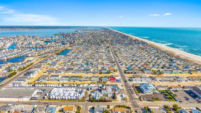 104 W Penguin Way, Lavallette, NJ 08735