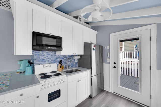 104 W Penguin Way, Lavallette, NJ 08735