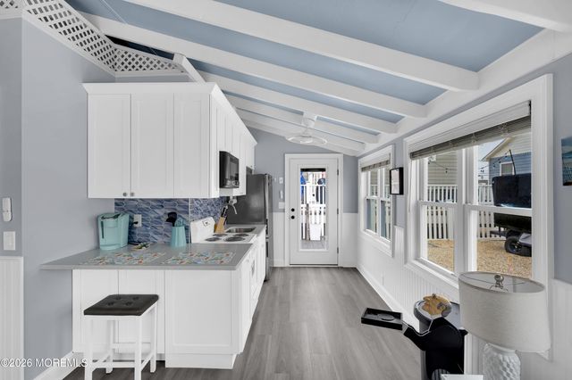 104 W Penguin Way, Lavallette, NJ 08735