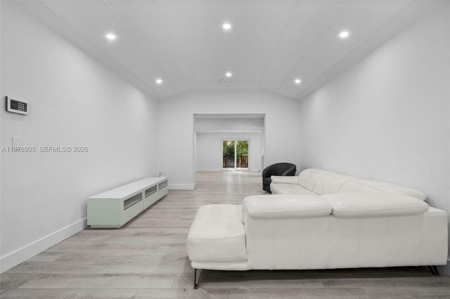 1262 SW 15th Ter, Miami, FL 33145