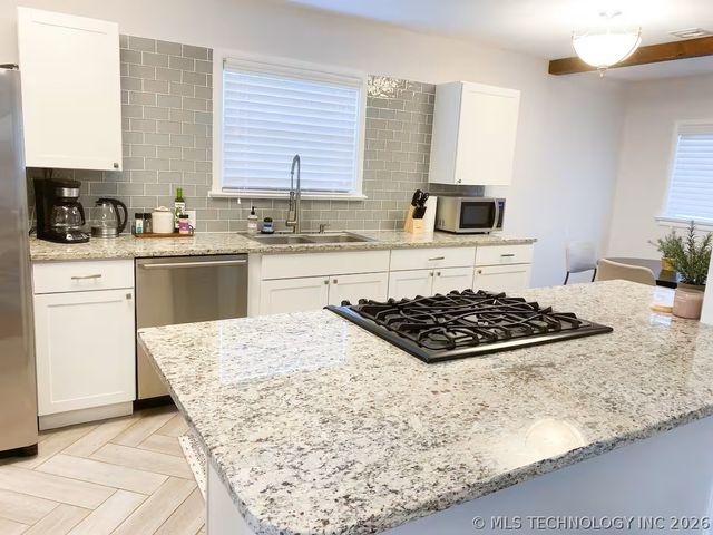 1727 S Knoxville Avenue, Tulsa, OK 74112