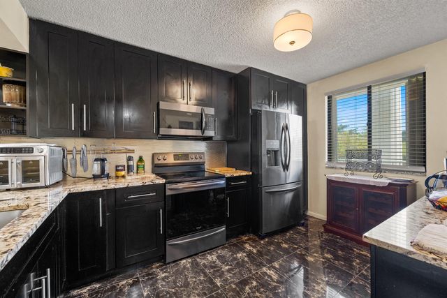 2741 Village Boulevard 303, West Palm Beach, FL 33409