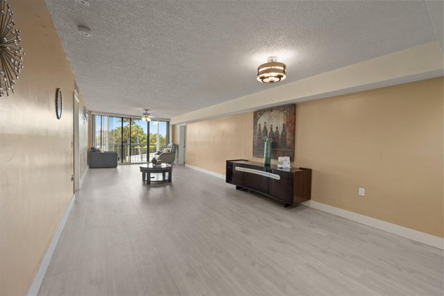 2741 Village Boulevard 303, West Palm Beach, FL 33409