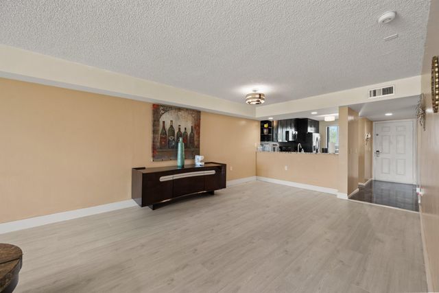 2741 Village Boulevard 303, West Palm Beach, FL 33409