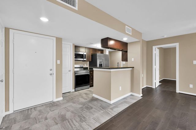 3919 Fairmont Parkway 143, Pasadena, TX 77504