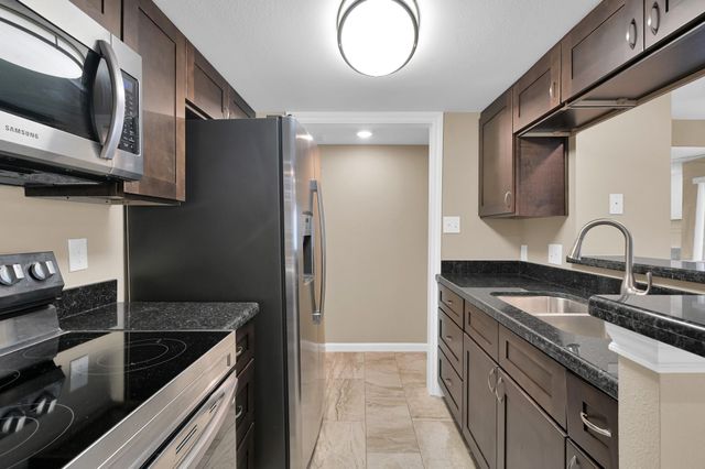 3919 Fairmont Parkway 143, Pasadena, TX 77504