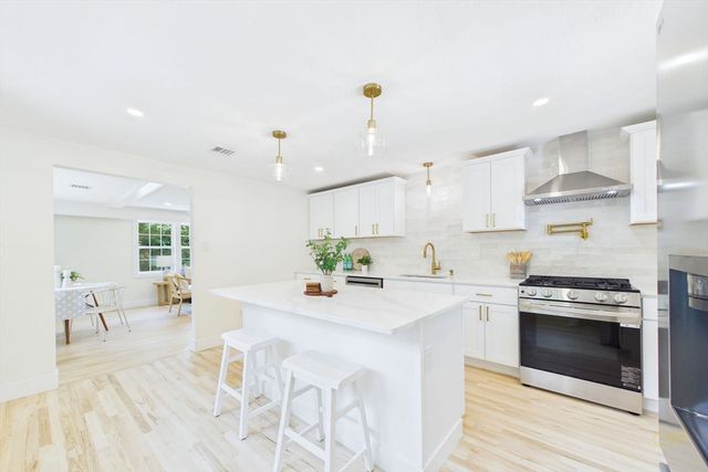 24 David Road, Westport, MA 02790