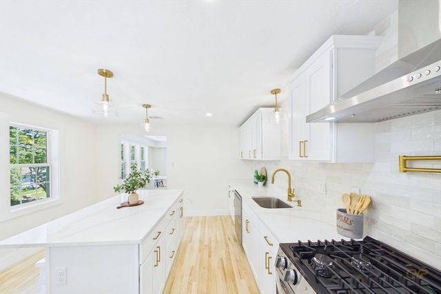 24 David Road, Westport, MA 02790