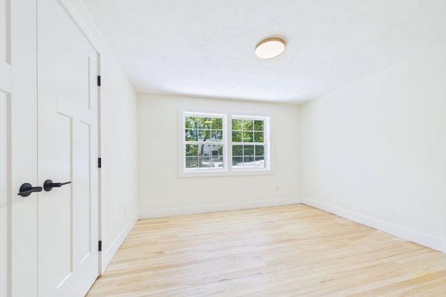 24 David Road, Westport, MA 02790