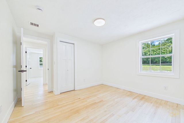24 David Road, Westport, MA 02790