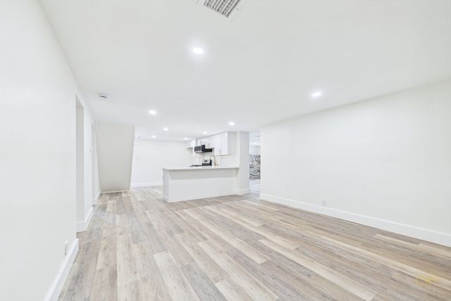 24 David Road, Westport, MA 02790