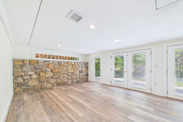 24 David Road, Westport, MA 02790