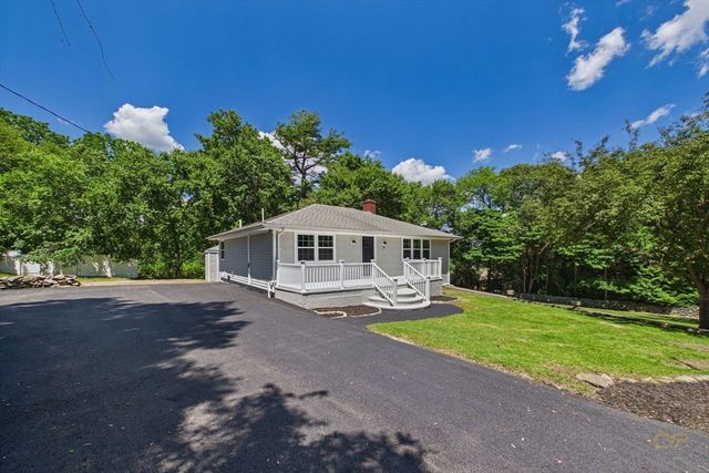 24 David Road, Westport, MA 02790