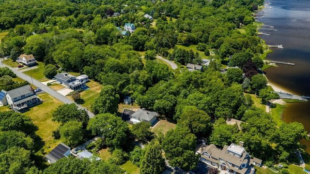 24 David Road, Westport, MA 02790
