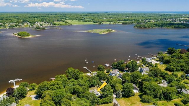 24 David Road, Westport, MA 02790