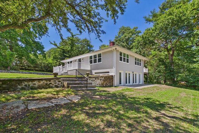 24 David Road, Westport, MA 02790