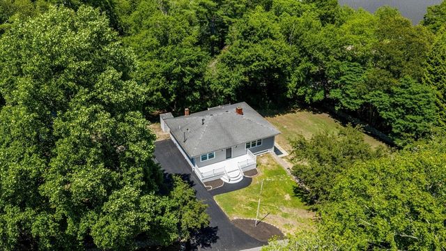 24 David Road, Westport, MA 02790
