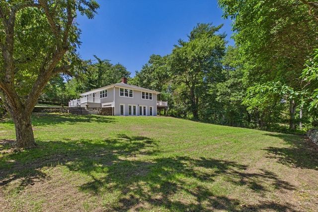 24 David Road, Westport, MA 02790