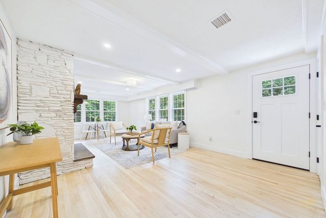 24 David Road, Westport, MA 02790