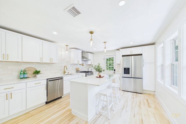 24 David Road, Westport, MA 02790