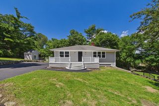 24 David Road, Westport, MA 02790