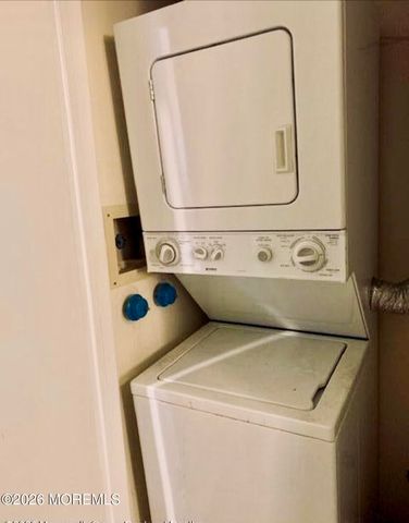 398 Brookview Court, Howell, NJ 07731