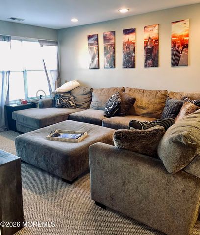 398 Brookview Court, Howell, NJ 07731