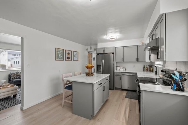 2166 Waldorf Road, Columbus, OH 43229