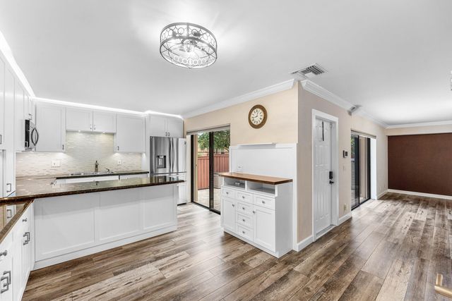 2818 Waterford Drive N, Deerfield Beach, FL 33442