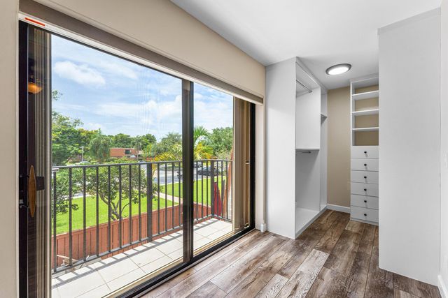 2818 Waterford Drive N, Deerfield Beach, FL 33442