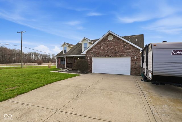 1027 S Teresa Drive, Martinsville, IN 46151