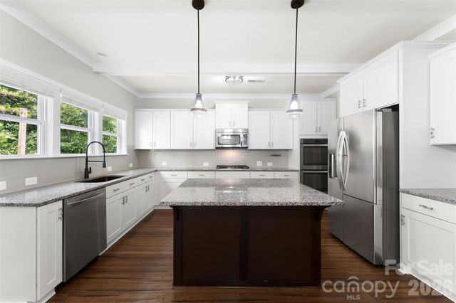 2238 Bluebell Way, Tega Cay, SC 29708