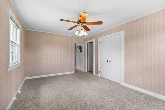 300 E Lee Avenue, Yadkinville, NC 27055