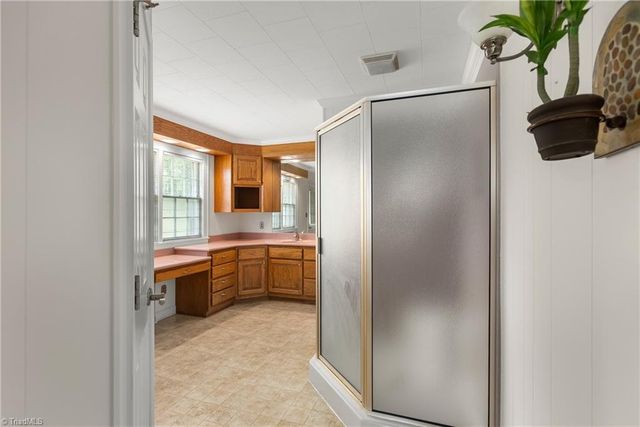 300 E Lee Avenue, Yadkinville, NC 27055