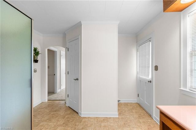 300 E Lee Avenue, Yadkinville, NC 27055