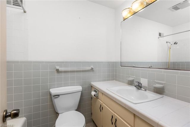 300 E Lee Avenue, Yadkinville, NC 27055