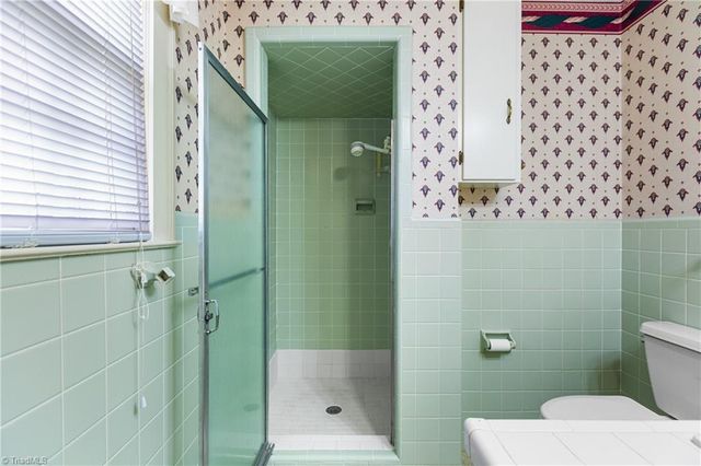 300 E Lee Avenue, Yadkinville, NC 27055