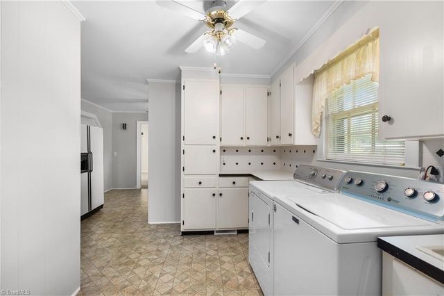 300 E Lee Avenue, Yadkinville, NC 27055