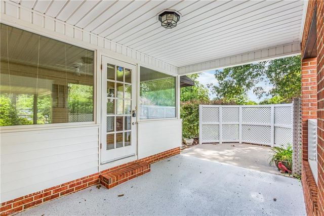 300 E Lee Avenue, Yadkinville, NC 27055