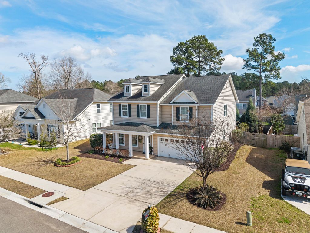 Image 2 of property listing at 220 Devonshire Drive, Moncks Corner, SC 29461