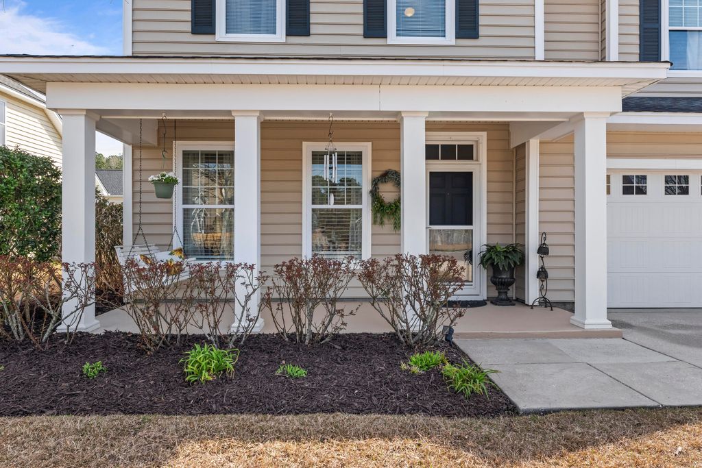 Image 3 of property listing at 220 Devonshire Drive, Moncks Corner, SC 29461