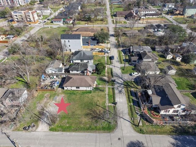 3241 Simmons Street, Houston, TX 77004