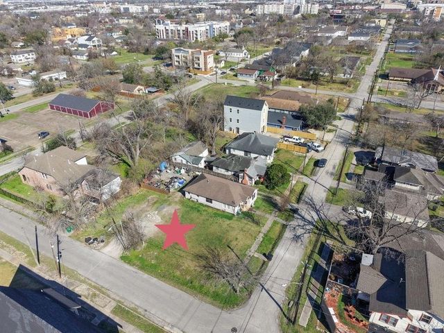 3241 Simmons Street, Houston, TX 77004